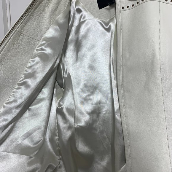 Leather Jacket white with studs, collar size large - Picture 6 of 9